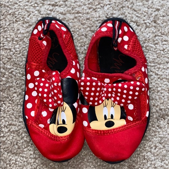 minnie water shoes